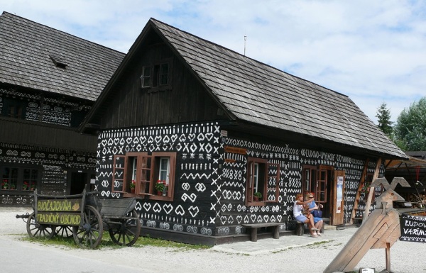 Čičmany drevené domčeky